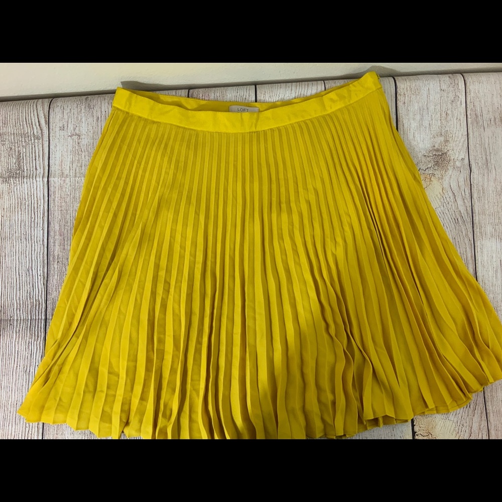 Yellow loft skirt